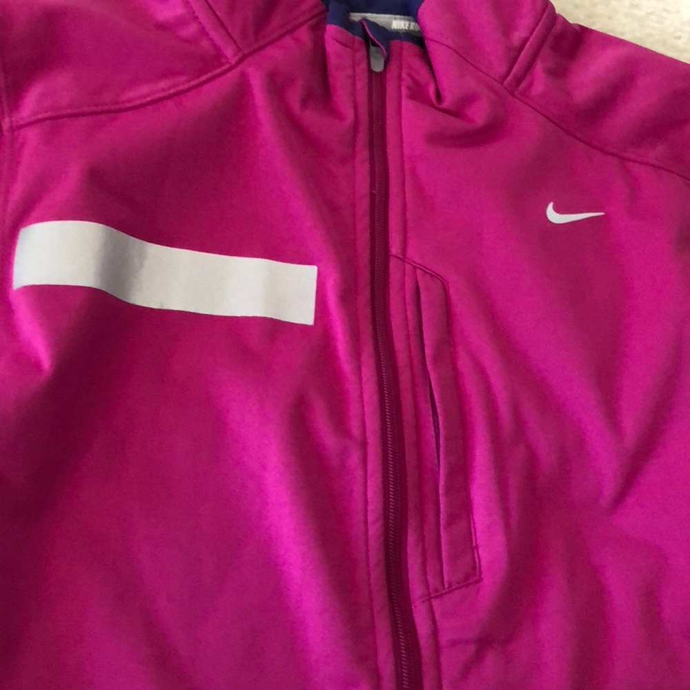 Nike running vest. Size medium. Like new! - Picture 3 of 3